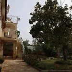 Mara House With Apartments